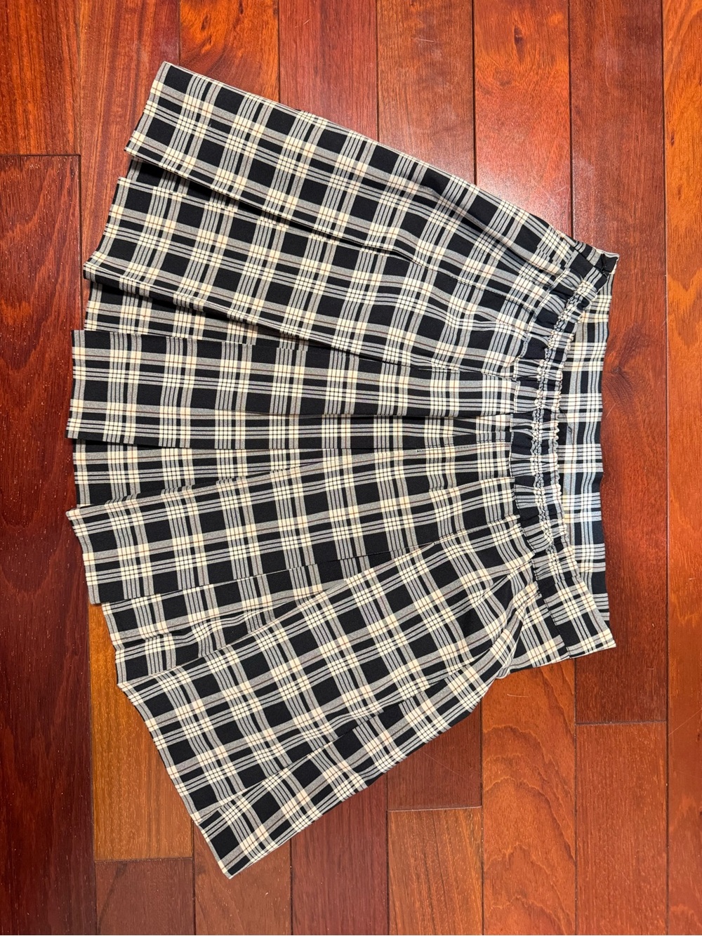 Black & White Plaid Pleated Skirt